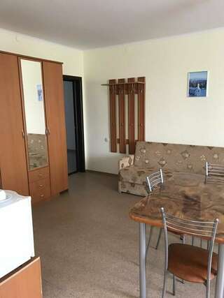 Гостиница Борей Ханты-Мансийск Классический четырехместный номер-2